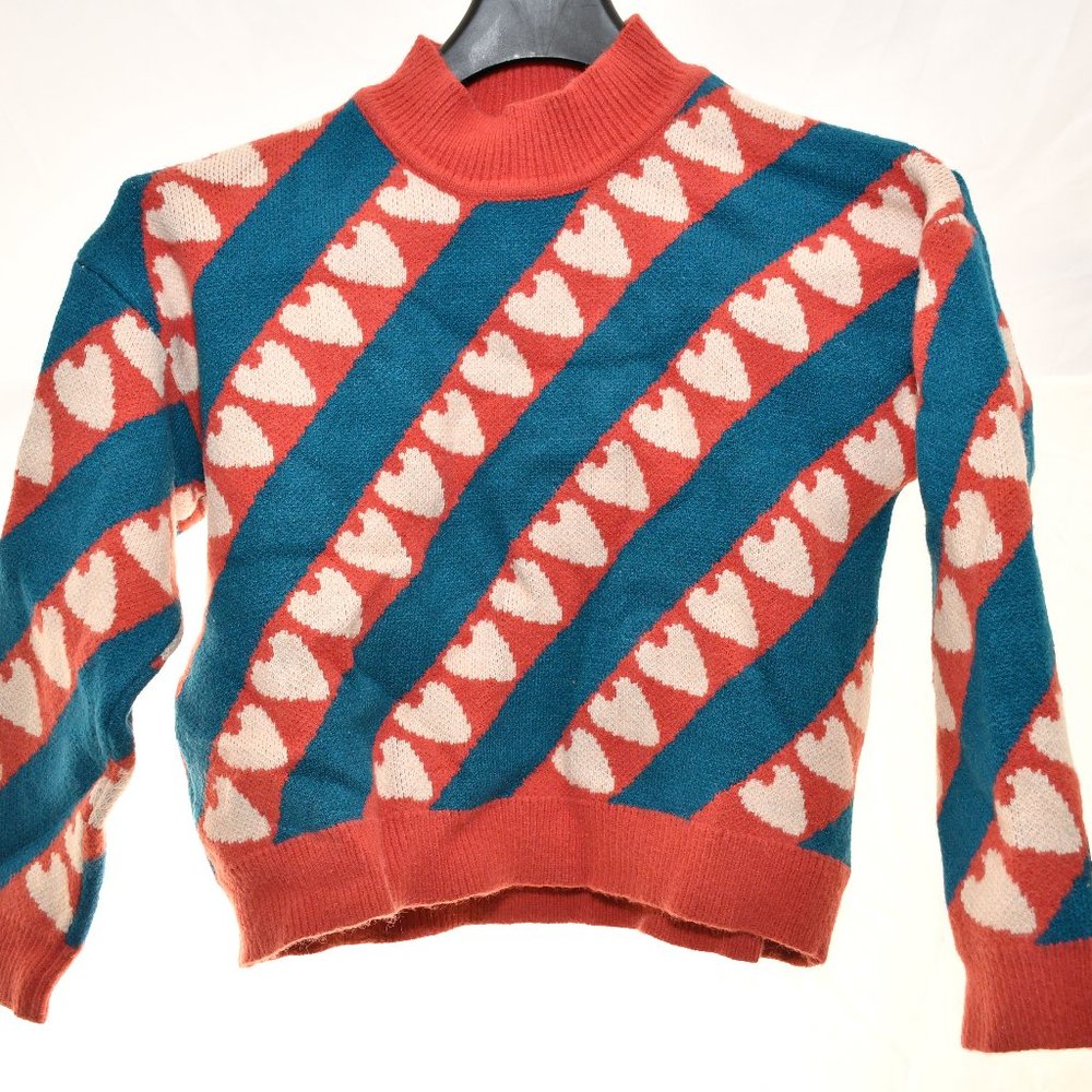 Color block heart pattern crop top sweater